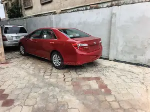 Toyota Camry LE 4dr Sedan (2.5L 4cyl 6A) 2012 Red