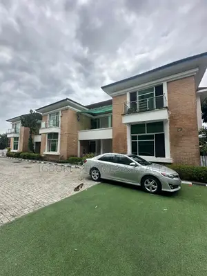 3bdrm Duplex in Lekki Phase 1 for rent