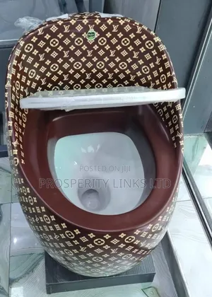 Luxury England Water Closet