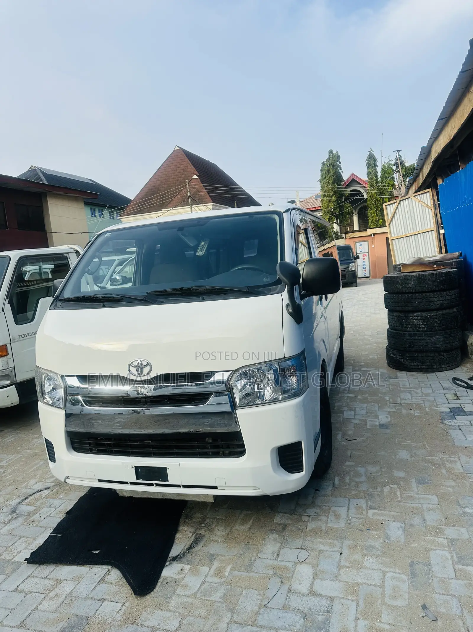 Toyota HiAce 2015 White