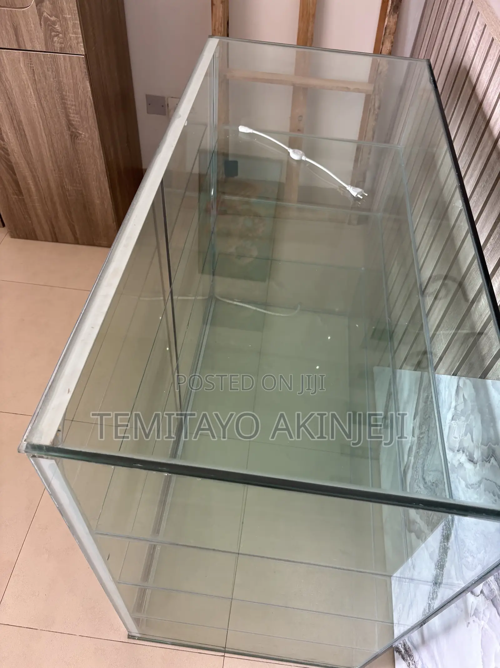 Snacks/Pastry Glass Display