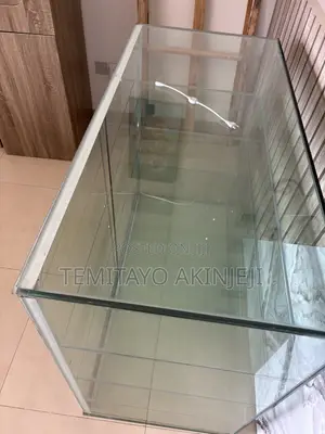 Snacks/Pastry Glass Display