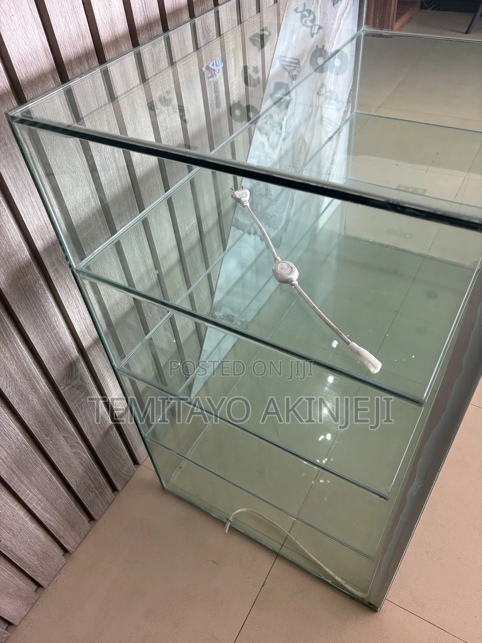 Snacks/Pastry Glass Display