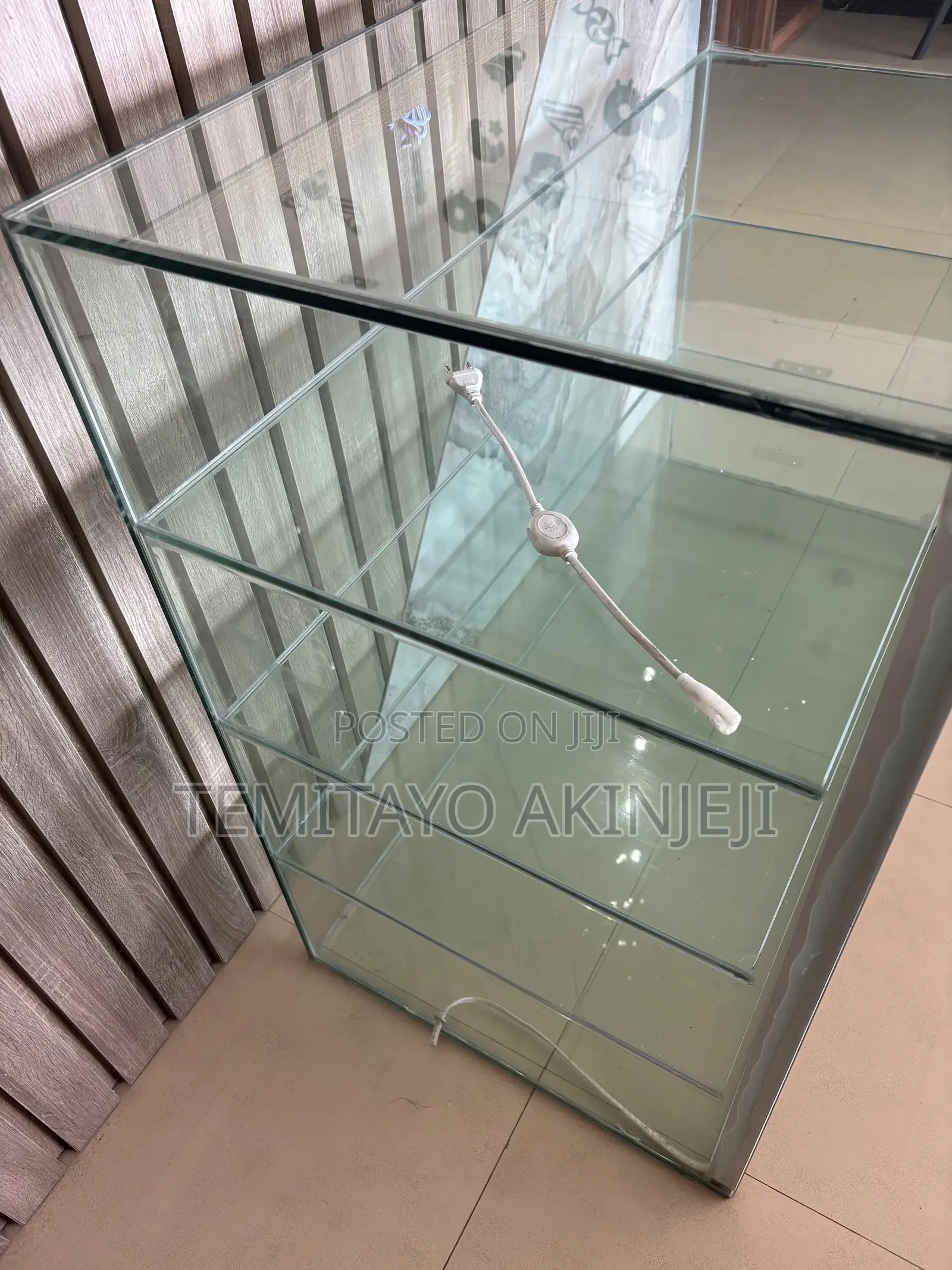 Snacks/Pastry Glass Display