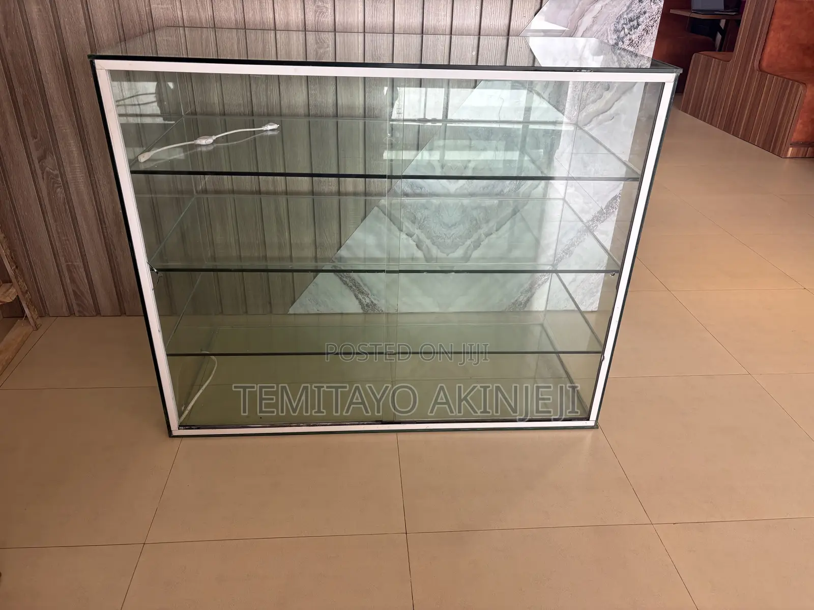Snacks/Pastry Glass Display