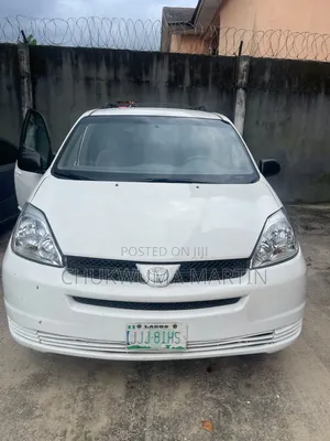 Toyota Sienna 2005 White