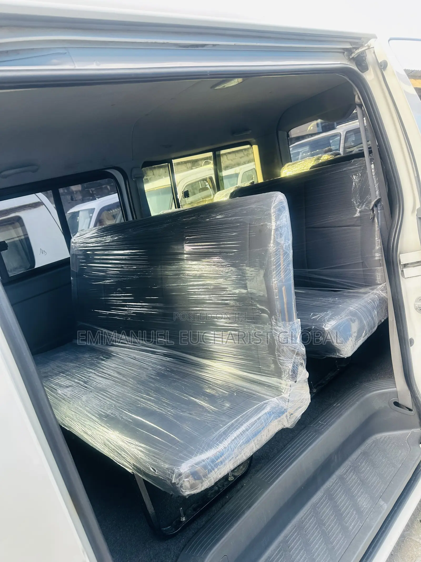 Toyota HiAce 2015 White
