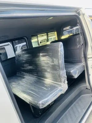 Toyota HiAce 2015 White
