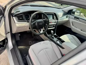 Hyundai Sonata SE 2018 Silver