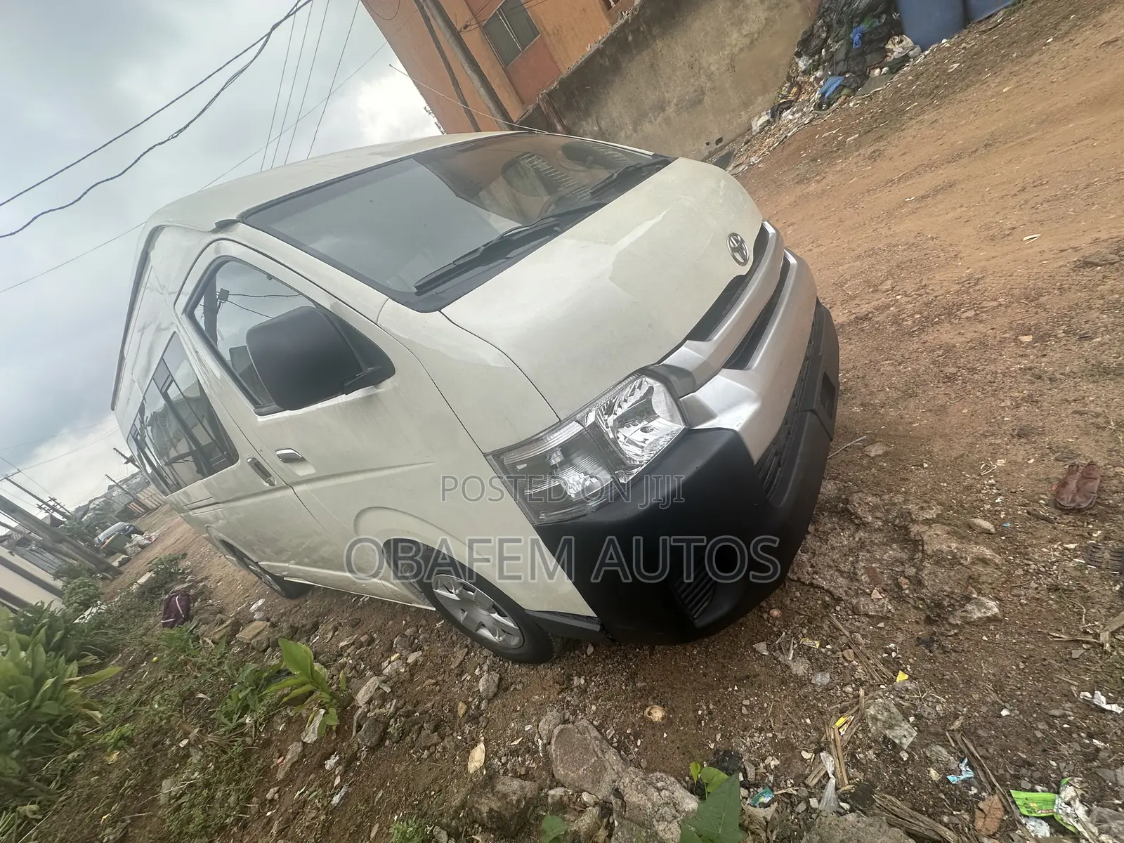 Toyota HiAce 2015 White