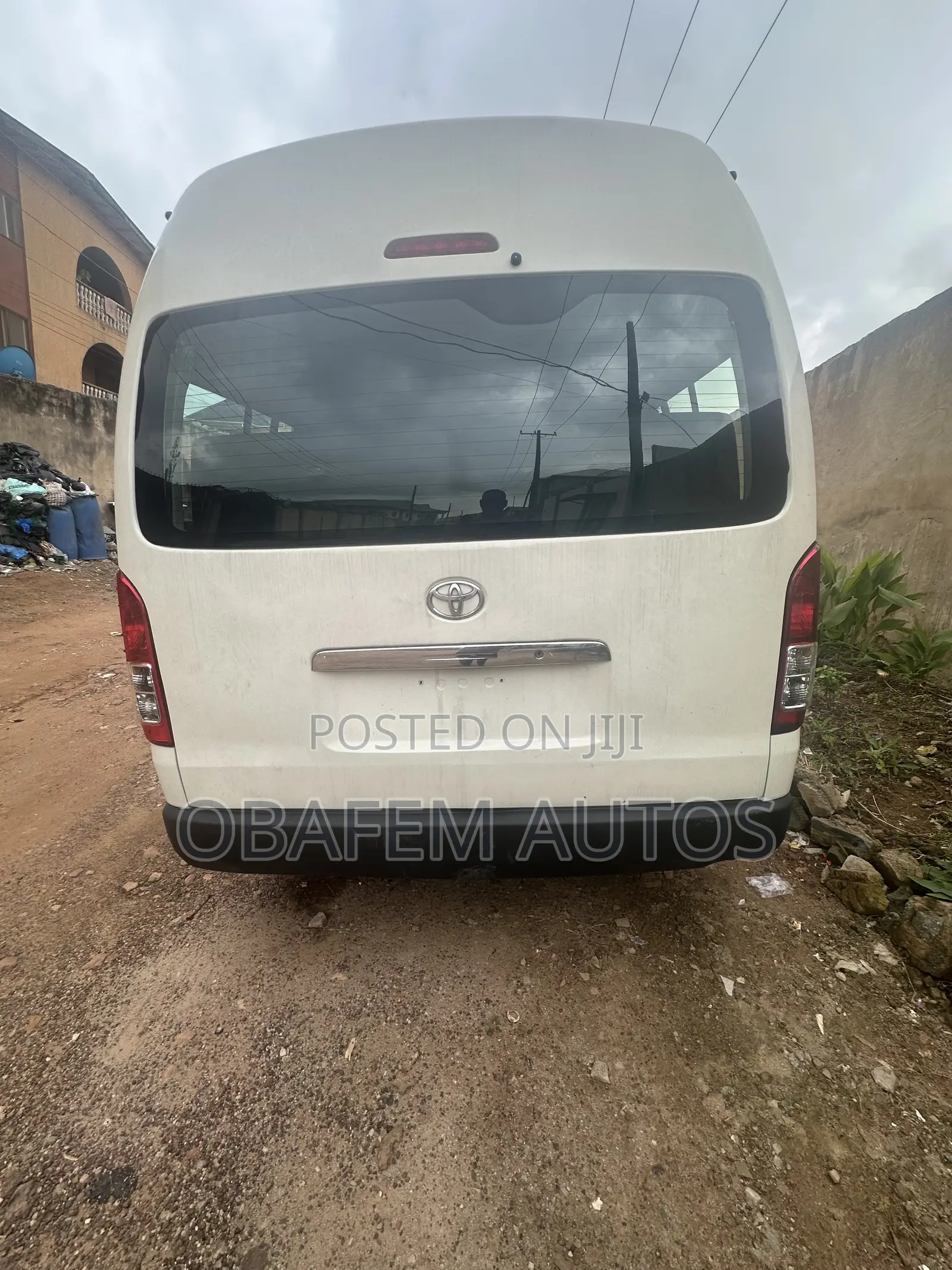 Toyota HiAce 2015 White