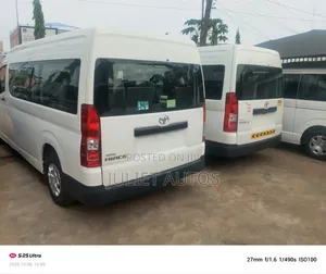 Toyota HiAce 2021 White