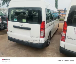 Toyota HiAce 2021 White