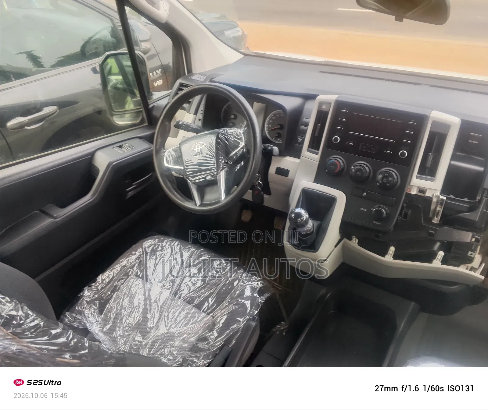 Toyota HiAce 2021 White