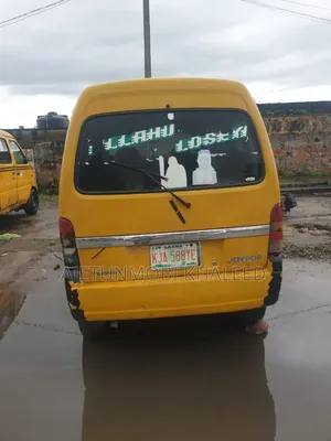 Suzuki APV Minibus 2010 Yellow