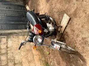 Bajaj Boxer 100 2023 Red