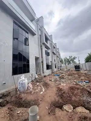 5bdrm Duplex in Wuse 2 for sale