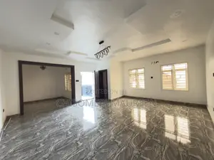 3bdrm Block of Flats in Wuye for rent
