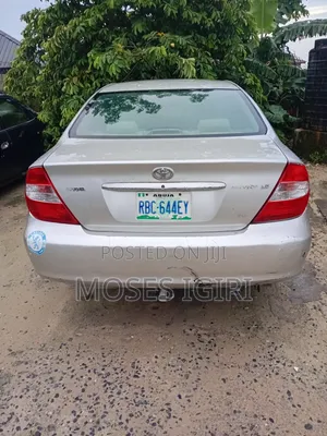 Toyota Camry LE V6 4dr Sedan (3.0L 6cyl 5A) 2004 Silver