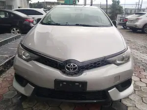 Toyota Corolla 2017 Silver