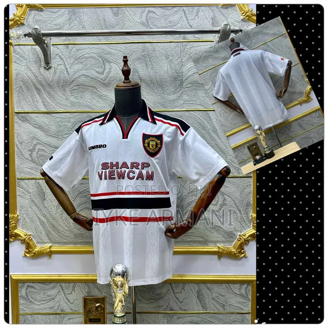 Manchester United Retro Sharp