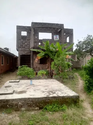 3bdrm Apartment in Ipose, Oko Afo for sale