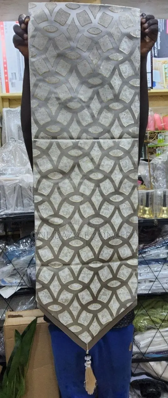 Table Runner 210cm