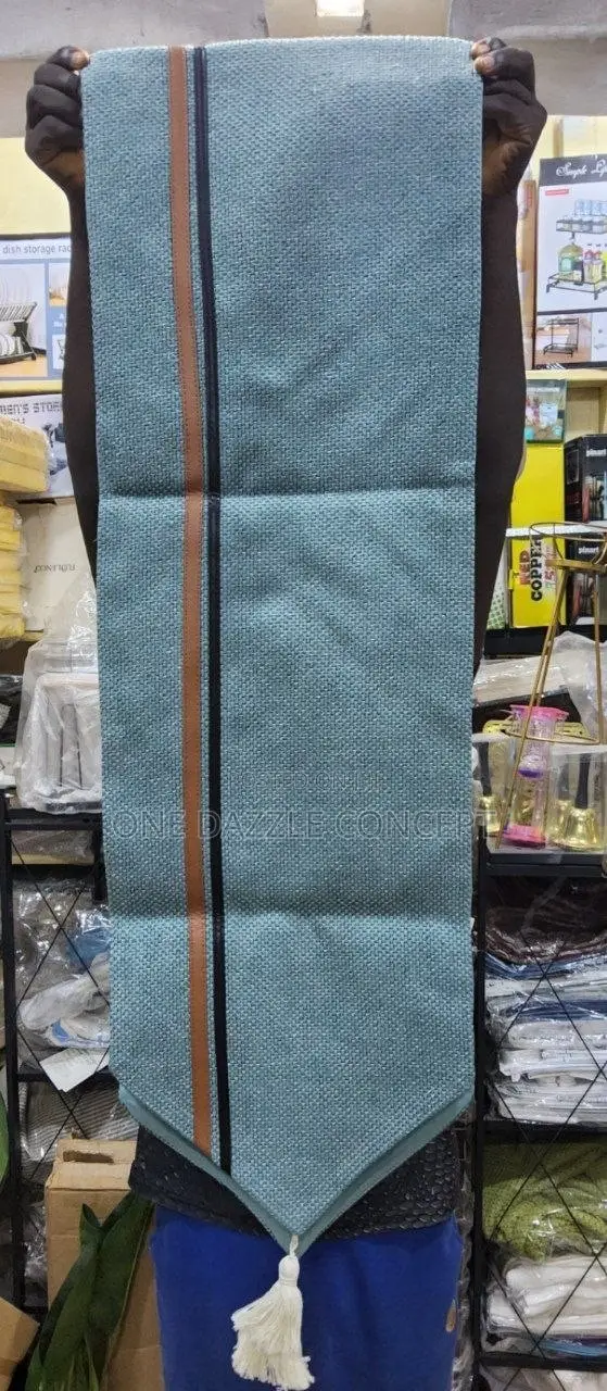 Table Runner 210cm