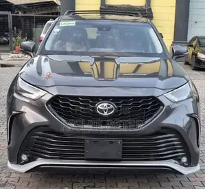 Toyota Highlander XLE 2022 Gray