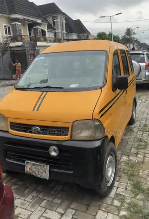 Daihatsu Hijet 2005 Yellow