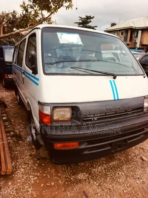 Toyota HiAce 2007 White