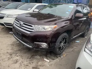Toyota Highlander SE 2012 Burgundy
