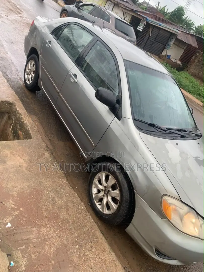 Toyota Corolla LE 2004 Gray