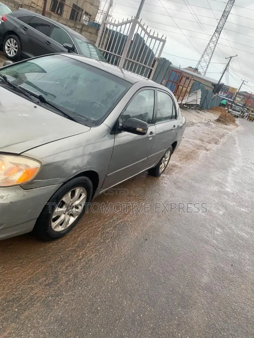 Toyota Corolla LE 2004 Gray