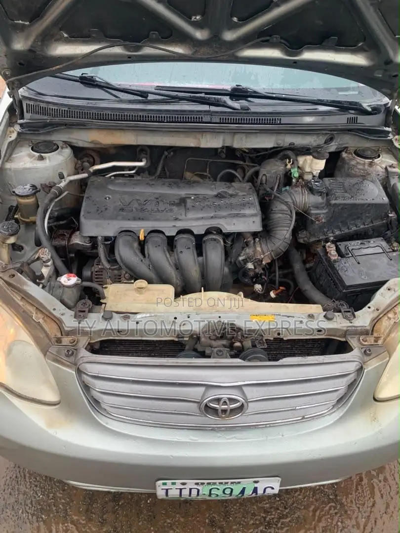 Toyota Corolla LE 2004 Gray