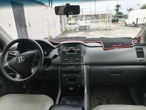 Honda Pilot 2005 Silver