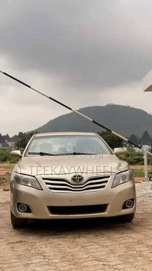 Toyota Camry LE 4dr Sedan (2.4L 4cyl 5A) 2007 Gold