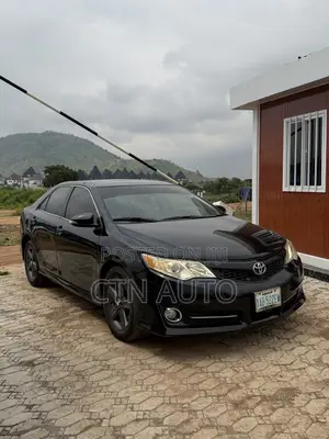 Toyota Camry SE 4dr Sedan (2.5L 4cyl 6A) 2013 Black