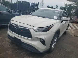 Toyota Highlander LE FWD 2020 White