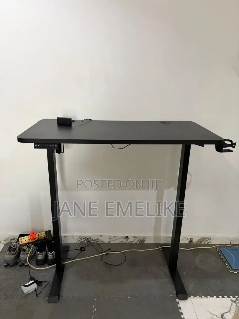 Electric Adjustable Gaming Table
