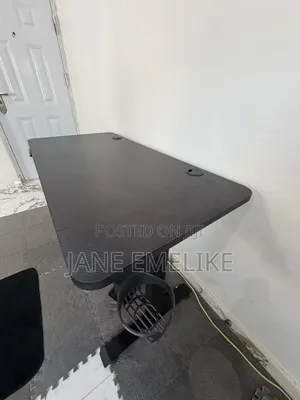 Electric Adjustable Gaming Table