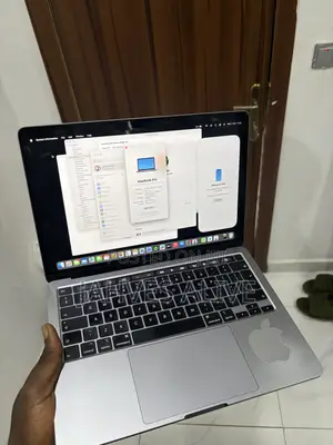 Laptop Apple MacBook Pro 2020 8GB Intel Core i5 HDD 256GB