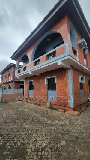 4bdrm Duplex in Omole Phase 2 for rent
