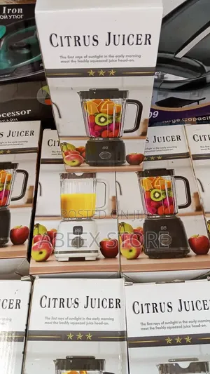 Citrus Juicer / Smoothie Blender - Electric Juice Extractor