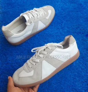 Akube/Thrift Men Designer Sneaker