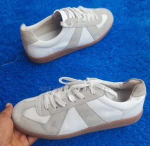 Akube/Thrift Men Designer Sneaker