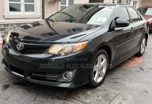Toyota Camry SE 4dr Sedan (2.5L 4cyl 6A) 2013 Gray