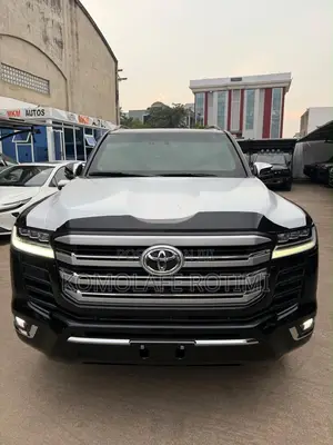New Toyota Land Cruiser Base 4WD 2026 Black