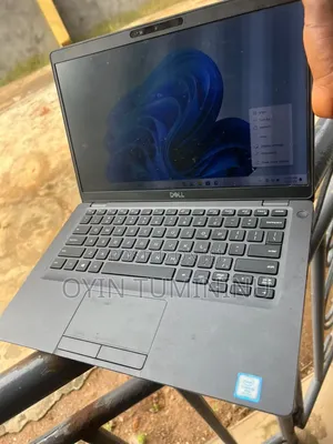 Laptop Dell Latitude 7400 8GB Intel Core i5 SSD 256GB