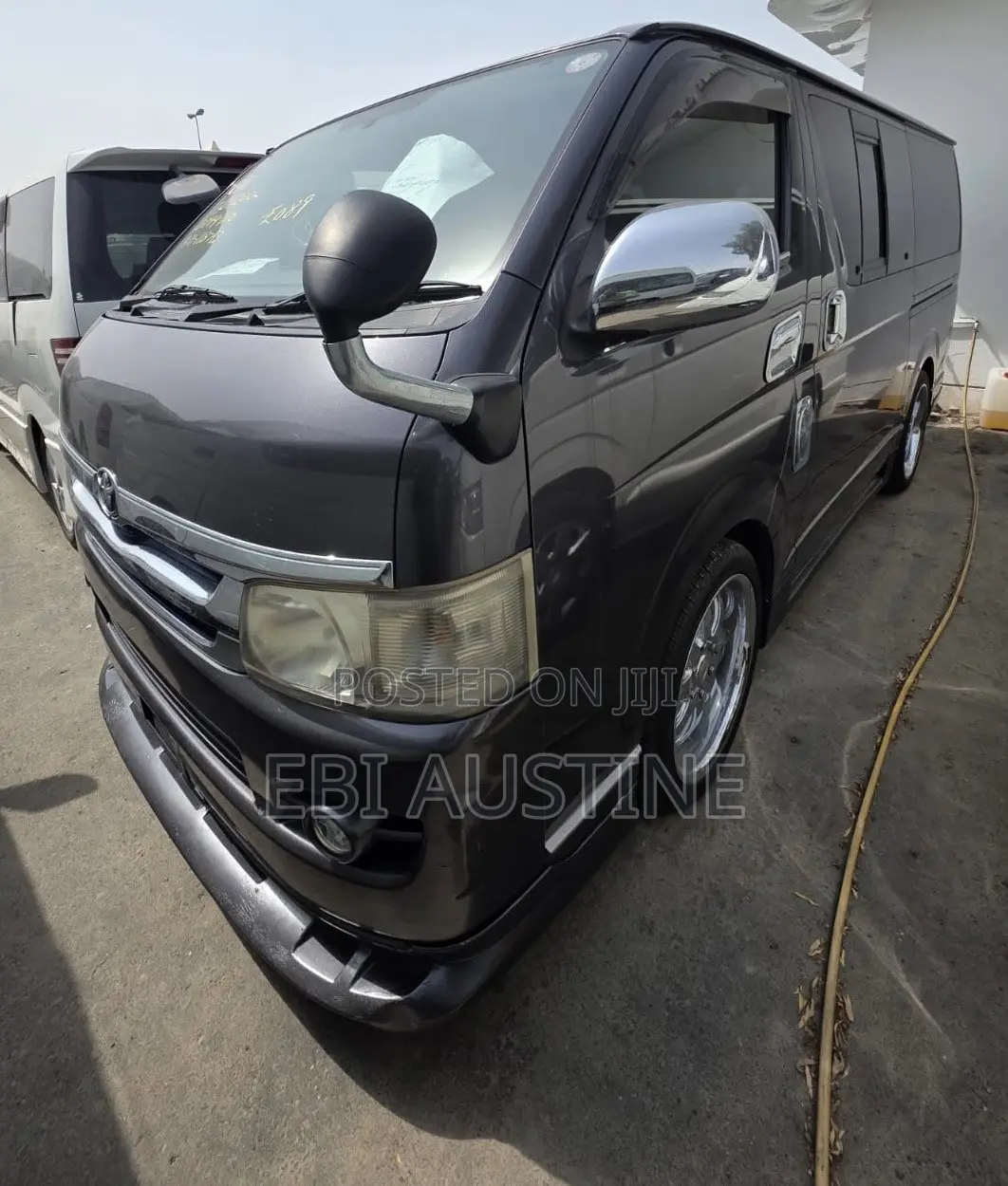 Toyota HiAce 2009 Grey